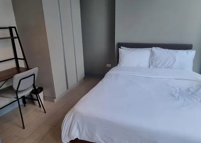 New! Tranquil 2-bedroom With Balcony Bgc Uptown Apartment Manila