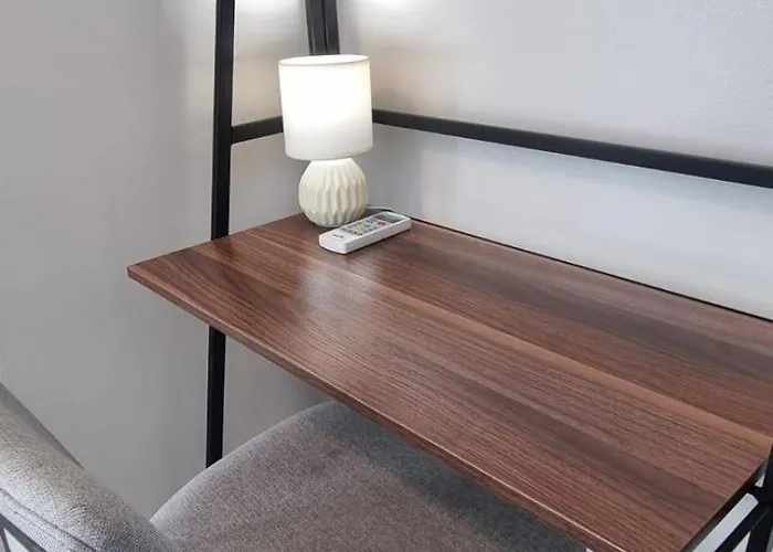 New! Tranquil 2-bedroom With Balcony Bgc Uptown Apartment